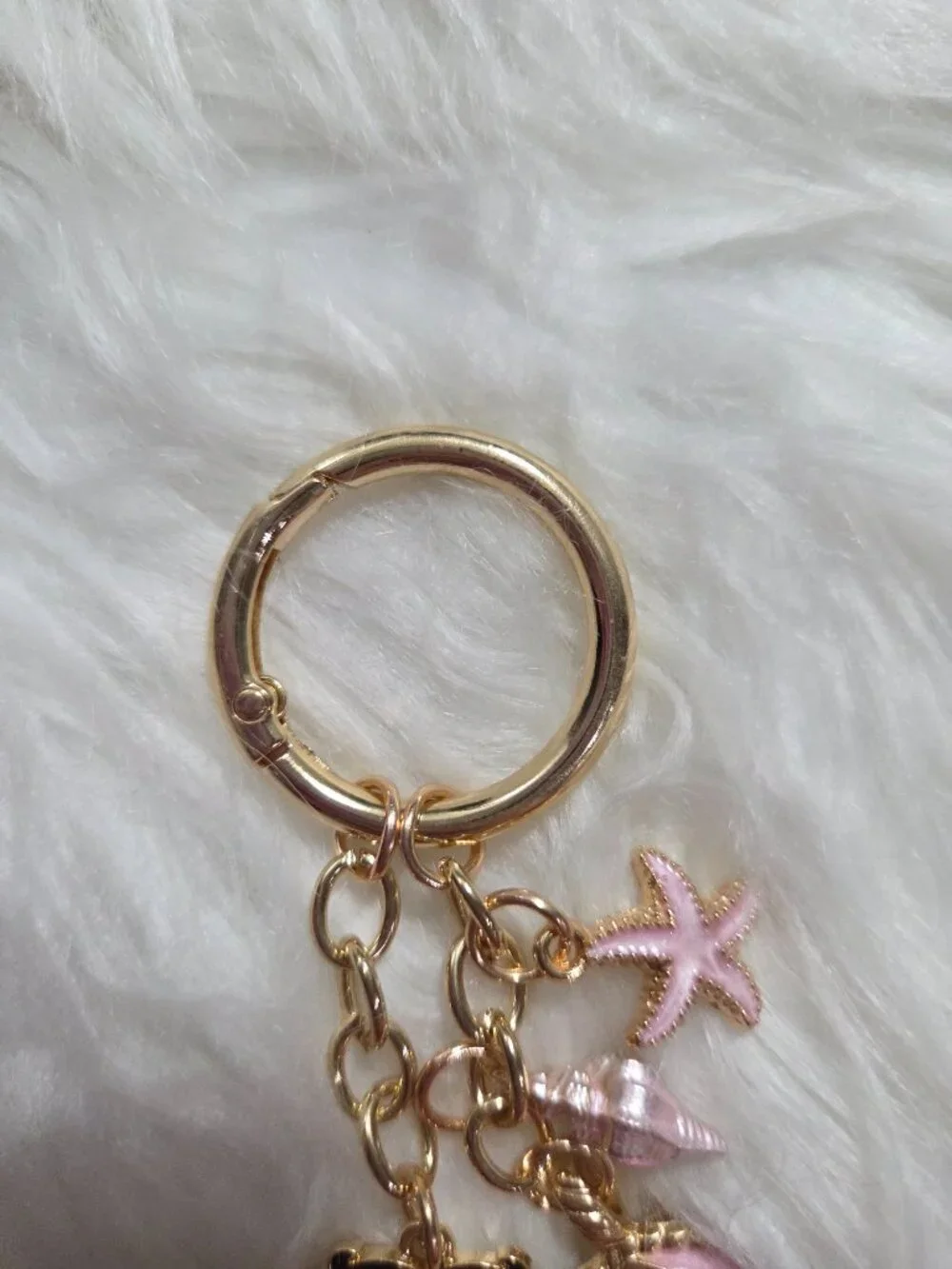 Betty Boop with Seashell Accent Keychain
